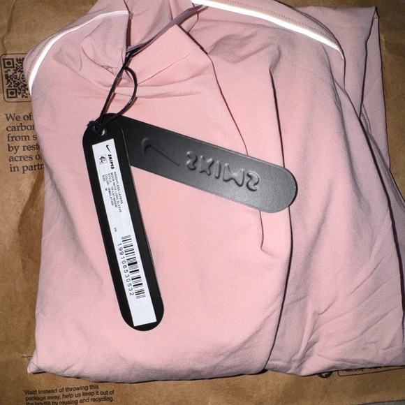 🔥NWT SKIMS x NIKE Weightless Layers Mock Neck Long Sleeve HIMALAYAN (TOP ONLY) - Picture 6 of 11